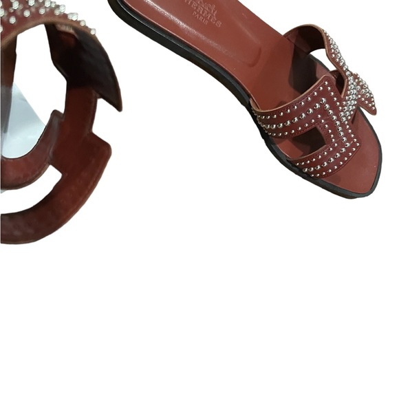 Hermes Oran Studs Calfskin in Rouge Tomette Sandle in 38.5 w/ Receipt/Box/Bags - Picture 4 of 7